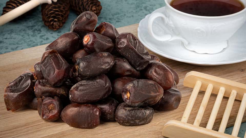 خرما مضافتی اهواز نگهداری سرد خانه ای در سلامت کامل